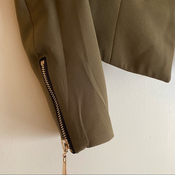 Revamped Cropped Trendy Blazer in Khaki/Army Green with Gold Hardware Sz S - Picture 4 of 8